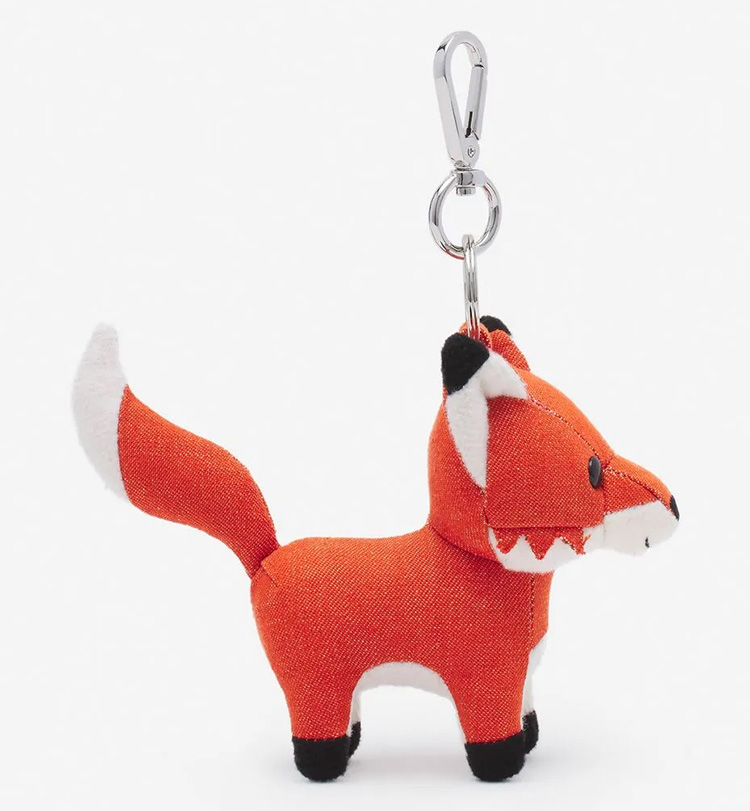 Fashion, Bag Charm, ชาร์มห้อยกระเป๋า, พวงกุญแจ, keychain, แบรนด์หรู, Luxury, ตุ๊กตา, ห้อยหระเป๋า, Louis Vuitton Vivienne Amour Key Holder, Balenciaga Le Cagole Charm Girly, Loewe Anagram charm in classic calfskin, Dior 30 Montaigne Bag Charm, Fendi Pom-Pom Charm, MCM park-rabbit-charm-in-visetos, Maison Kitsune Medium Fox Bag Charm, Burberry Thomas Bear Charm, Boyy K.E.O