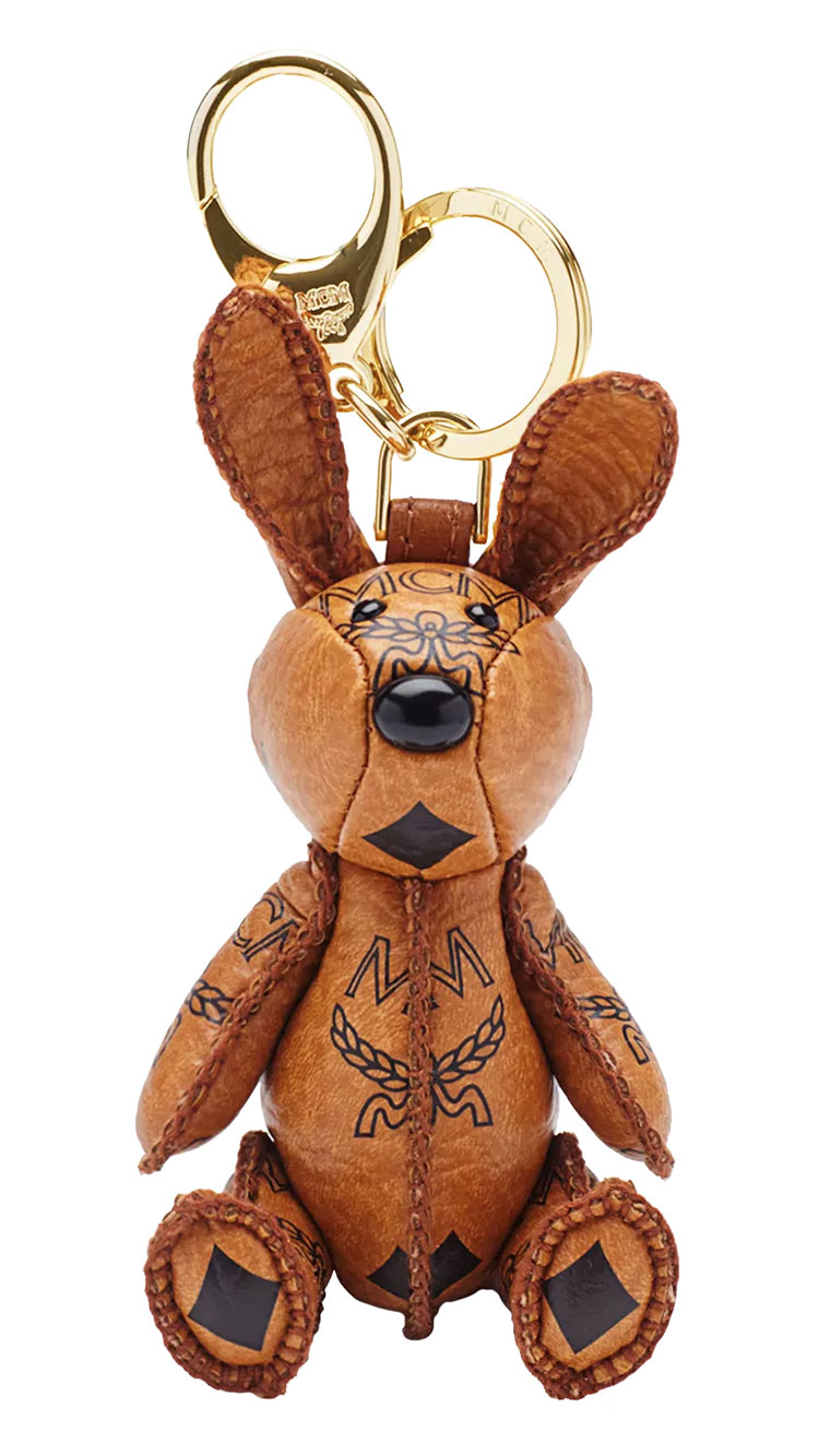 Fashion, Bag Charm, ชาร์มห้อยกระเป๋า, พวงกุญแจ, keychain, แบรนด์หรู, Luxury, ตุ๊กตา, ห้อยหระเป๋า, Louis Vuitton Vivienne Amour Key Holder, Balenciaga Le Cagole Charm Girly, Loewe Anagram charm in classic calfskin, Dior 30 Montaigne Bag Charm, Fendi Pom-Pom Charm, MCM park-rabbit-charm-in-visetos, Maison Kitsune Medium Fox Bag Charm, Burberry Thomas Bear Charm, Boyy K.E.O