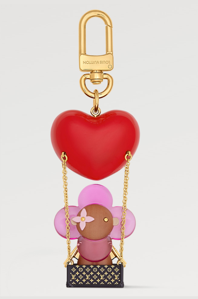 Fashion, Bag Charm, ชาร์มห้อยกระเป๋า, พวงกุญแจ, keychain, แบรนด์หรู, Luxury, ตุ๊กตา, ห้อยหระเป๋า, Louis Vuitton Vivienne Amour Key Holder, Balenciaga Le Cagole Charm Girly, Loewe Anagram charm in classic calfskin, Dior 30 Montaigne Bag Charm, Fendi Pom-Pom Charm, MCM park-rabbit-charm-in-visetos, Maison Kitsune Medium Fox Bag Charm, Burberry Thomas Bear Charm, Boyy K.E.O