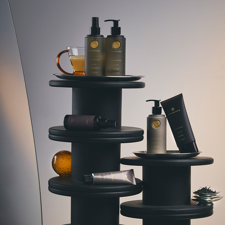 Beauty News, HARNN, หาญ, Black Tea & Sage Collection, คอลเลคชั่นใหม่, ผลิตภัณฑ์ดูแลผิวกาย, อาบน้ำ, บำรุงผิว, HARNN Black Tea & Sage Body Wash, HARNN Black Tea & Sage Body Lotion, HARNN Black Tea & Sage Body Oil, HARNN Black Tea & Sage Body Scrub, HARNN Black Tea & Sage Hand Cream, HARNN Black Tea & Sage Hand Sanitizing Spray, ราคา, เท่าไร