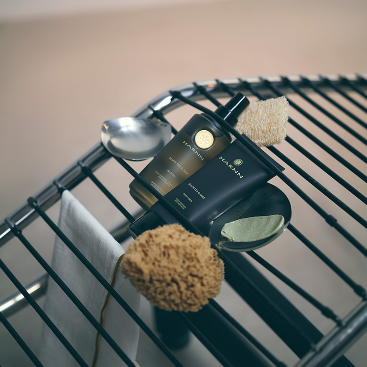 Beauty News, HARNN, หาญ, Black Tea & Sage Collection, คอลเลคชั่นใหม่, ผลิตภัณฑ์ดูแลผิวกาย, อาบน้ำ, บำรุงผิว, HARNN Black Tea & Sage Body Wash, HARNN Black Tea & Sage Body Lotion, HARNN Black Tea & Sage Body Oil, HARNN Black Tea & Sage Body Scrub, HARNN Black Tea & Sage Hand Cream, HARNN Black Tea & Sage Hand Sanitizing Spray, ราคา, เท่าไร