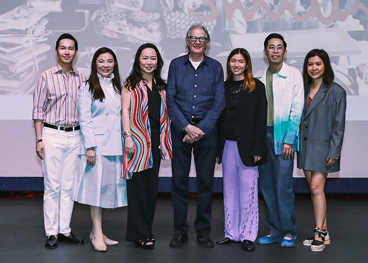 Fashion News, Sir Paul Smith, Paul Smith, บรรยาย, งานสัมมนา, Central Embassy, แฟล็กชิปสโตร์, มหาวิทยาลัยศรีนครินทรวิโรฒ, แฟชั่น, มศว., ความคิดสร้างสรรค์, แรงบันดาลใจ, CMG, ประเทศไทย, นิสิต, นักศึกษา, เซ็นทรัล มาร์เก็ตติ้ง กรุ๊ป