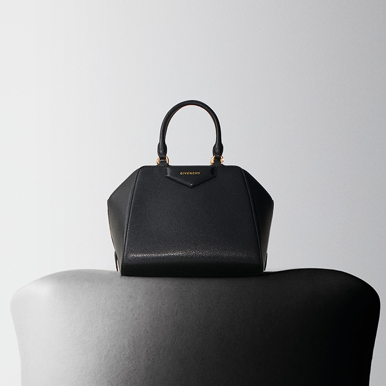 Fashion News, Givenchy, ANTIGONA CUBE, กระเป๋า, รุ่นใหม่, ล่าสุด, คอลเลคชั่นใหม่, ฤดูใบไม้ร่วง 2024, Fall 2024, กระเป๋าหนัง, แอนติโกน่า คิวบ์, จีวองชี่