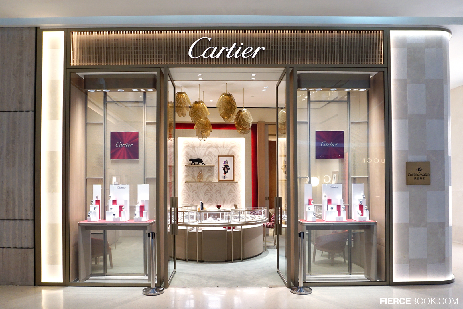 Fashion, แคมเปญ, ฉลองครบรอบ 10 ปี, Central Embassy, โปรโมชั่น, เซ็นทรัล เอ็มบาสซี่, ช้อปปิ้ง, voucher, Top Spender, Cartier, Christian Louboutin, BOYY, Club21