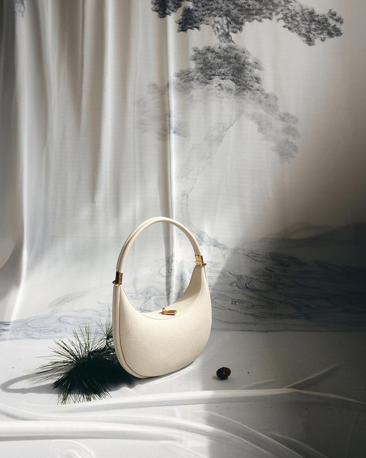 Fashion, Songmont, กระเป๋า, Songmont Luna Bag, แบรนด์จีน, สหรัฐอเมริกา, กระเป๋าหนัง, Quiet Luxury, เรียบหรู, ราคาดี, มาแรง, แซ่บ, เทรนด์, ฮิต